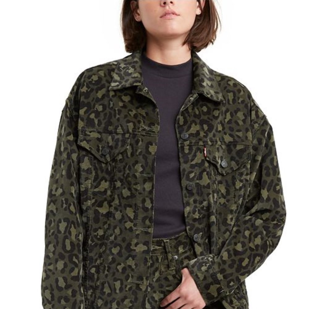 Levi’s Camouflage Oversized Trucker Jacket